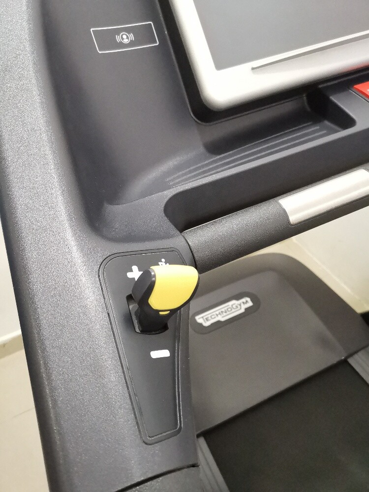 TREADMILL TECHNOGYM HEAVY DUTY - 5