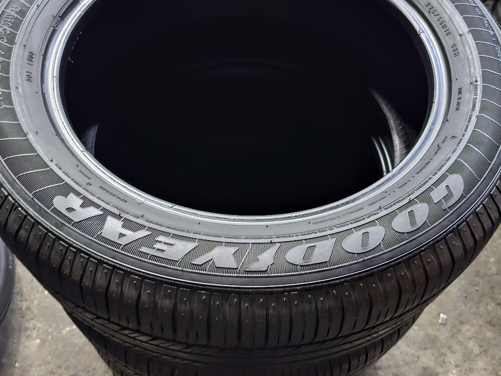 225-55-18,,,, Goodyear brand - 5