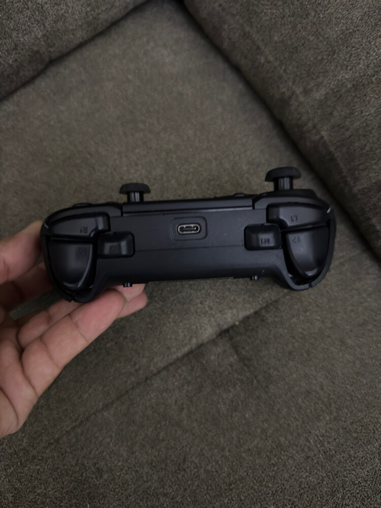 Razer Wolverine V2 Pro wired only - 4