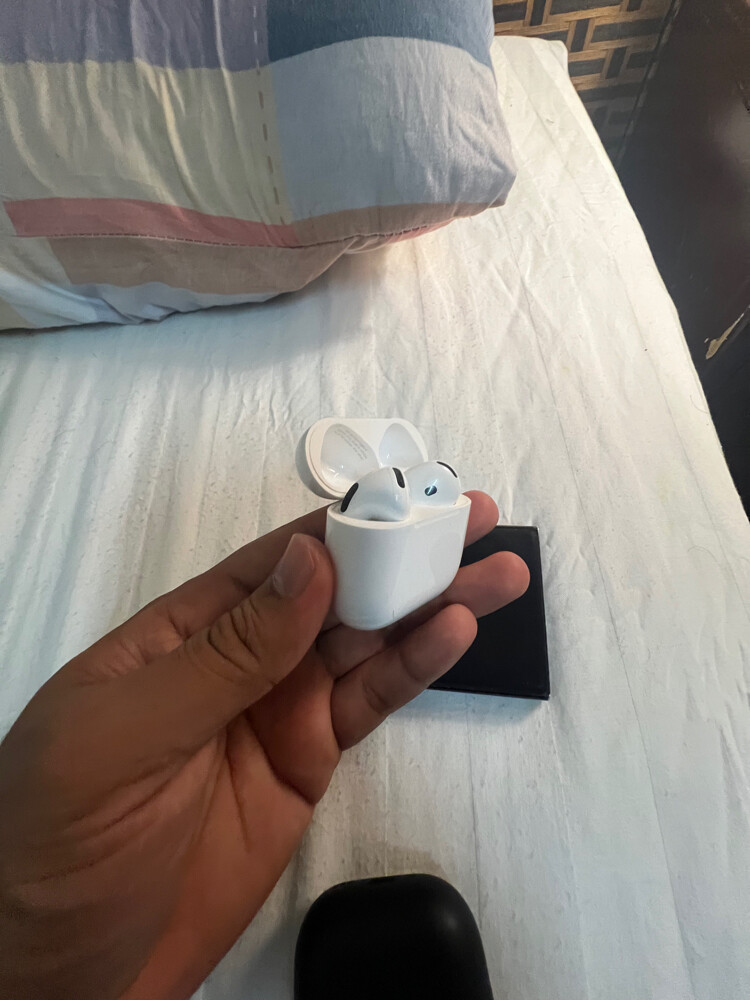 Apple airpods 4 with ANC - 2