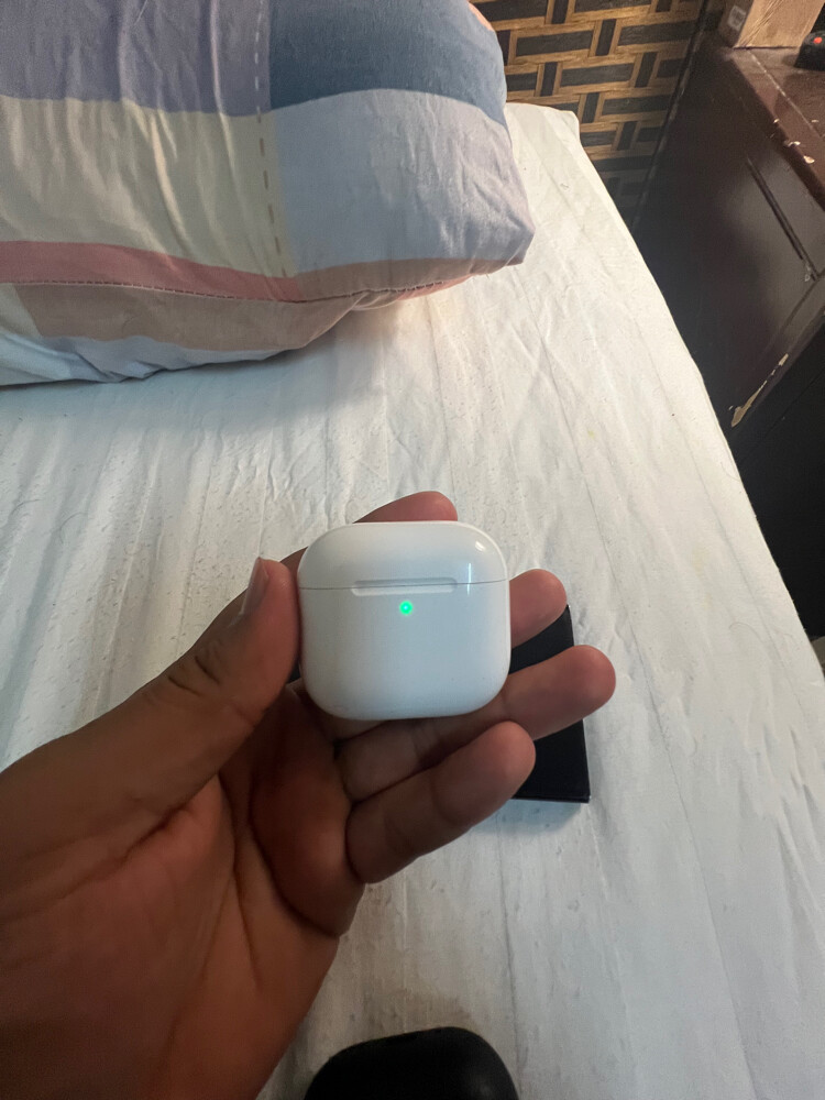 Apple airpods 4 with ANC - 5