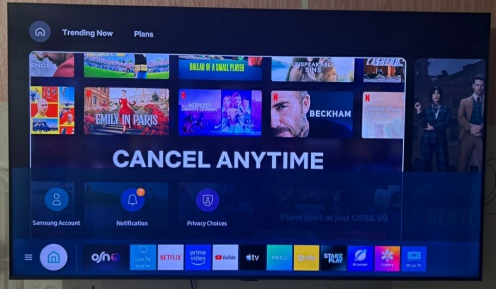 Samsung 55" Smart 4K UHD Crystal - 2