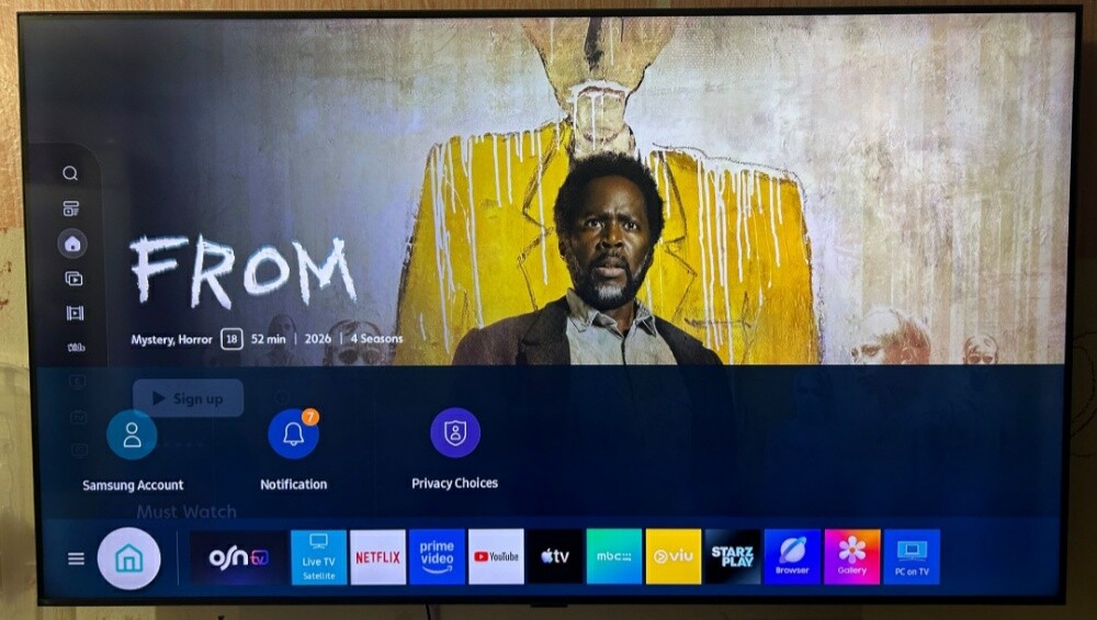Samsung 55" Smart 4K UHD Crystal - 1