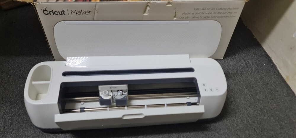 Cricut maker for Vinyl print - 2