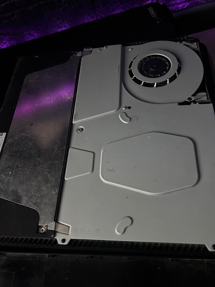 ps4 slim - 2