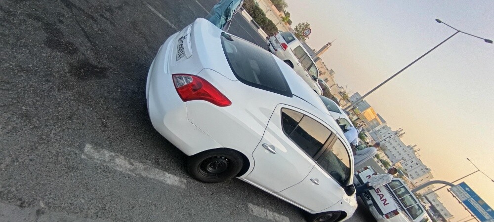 nissan sunny - 6