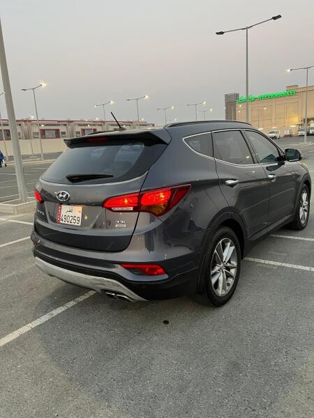 2018 Hyundai Santa Fe 3.3L | 4WD - 4