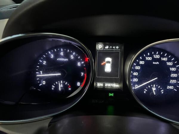 2018 Hyundai Santa Fe 3.3L | 4WD - 10