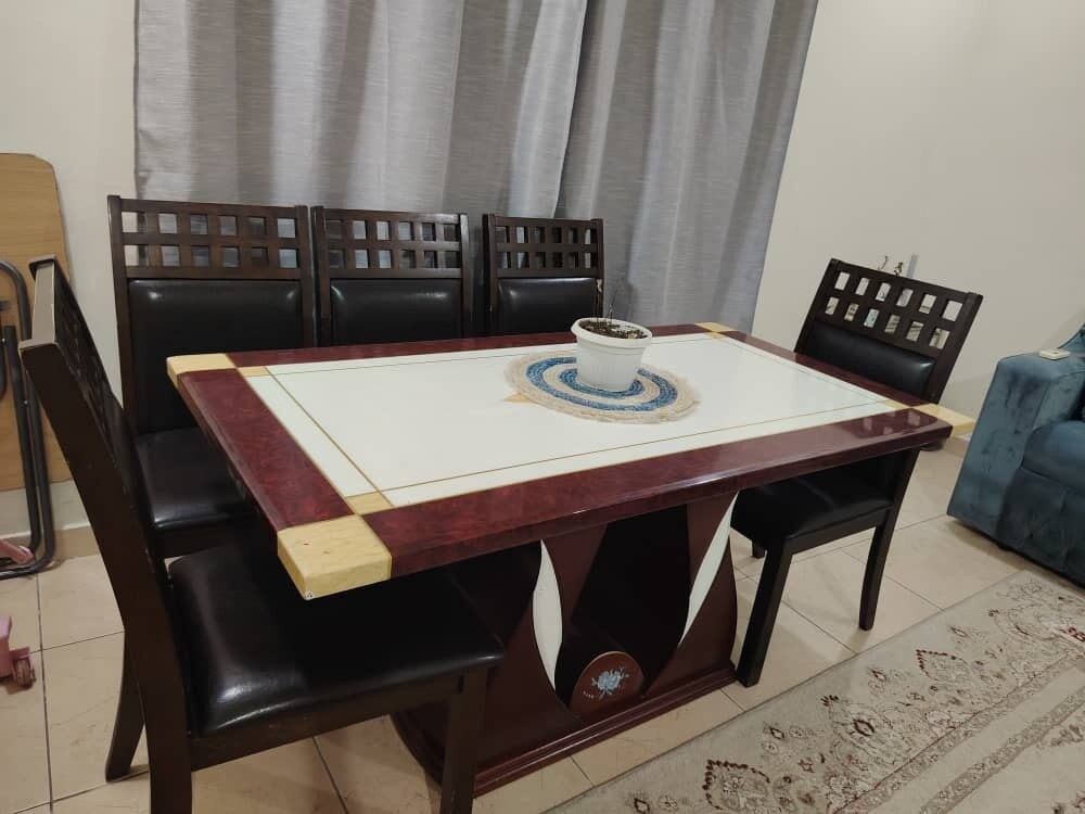 good dining table with chairs - 1