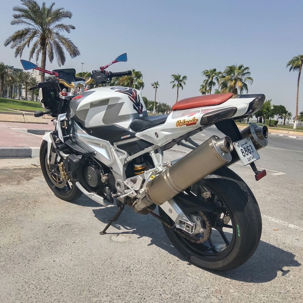 Aprela Touno 1000R - 8