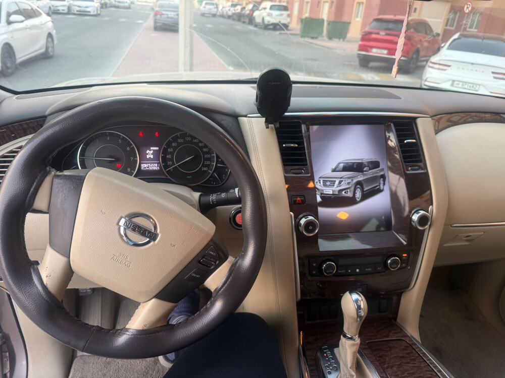 Nissan patrol platinum 2013 Family - 2