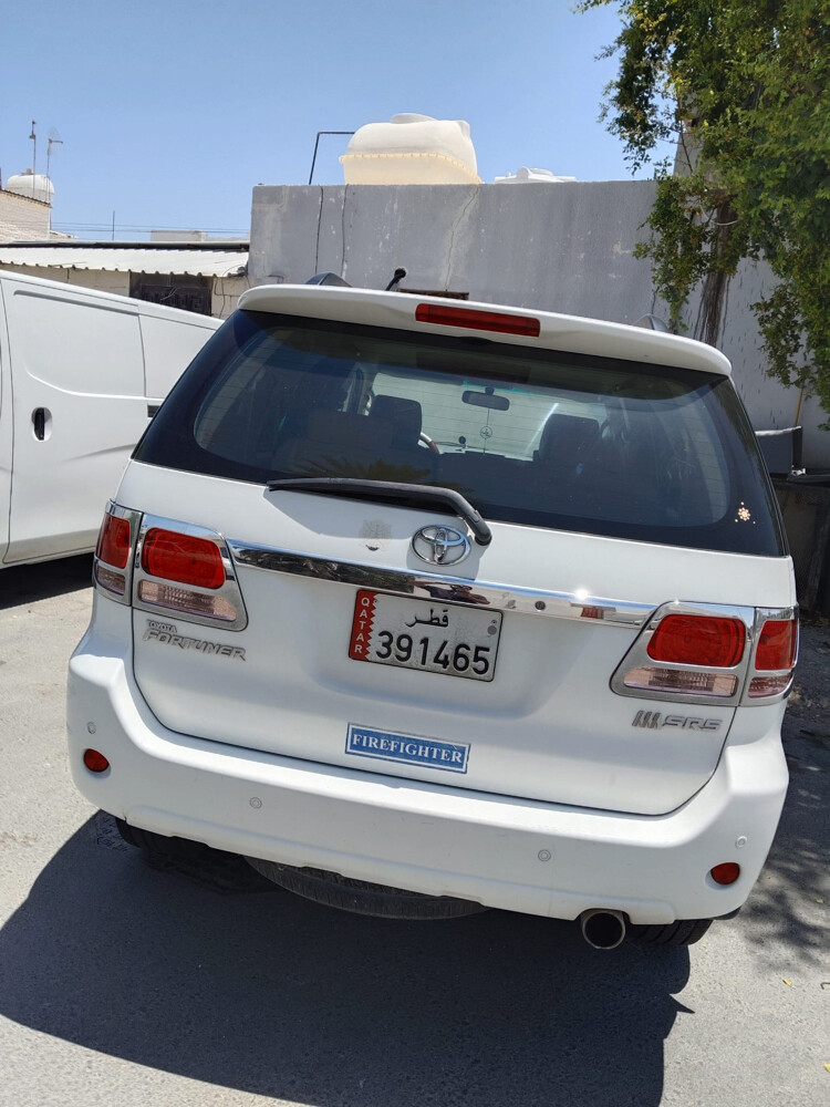 Urgent Sale Toyota Fortuner 2008  - 4