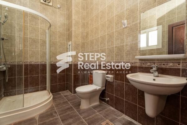 Villa with Garden for rent in Doha - 3