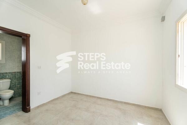 Villa with Garden for rent in Doha - 8
