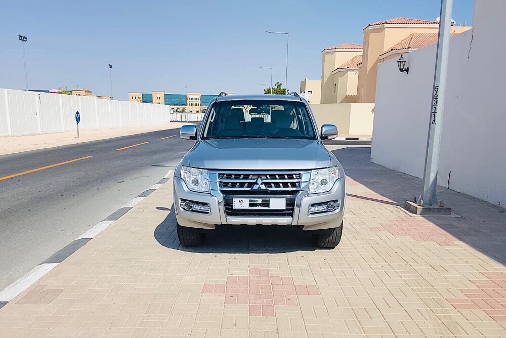 Mitsubishi Pajero - 1