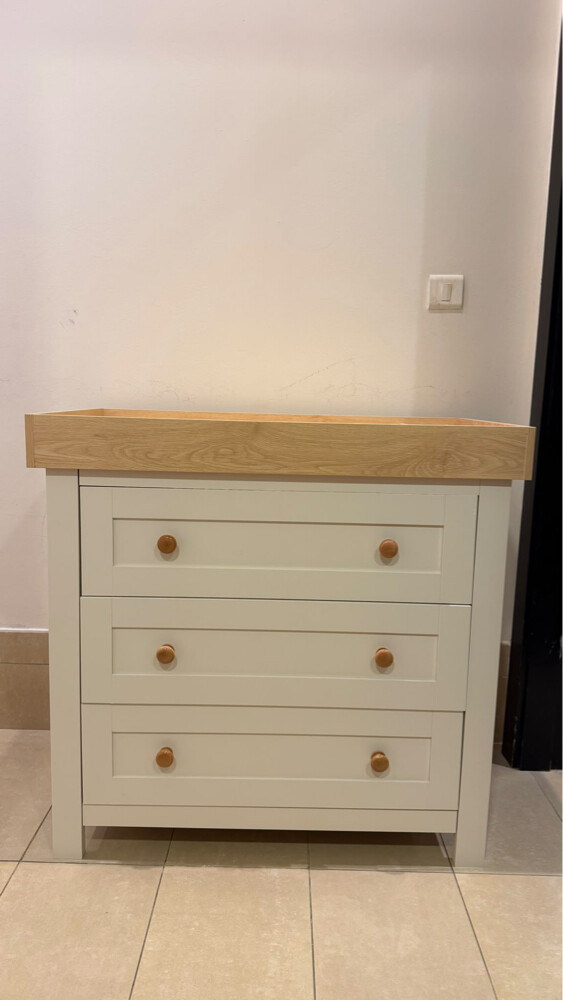 table with the rack  - 1