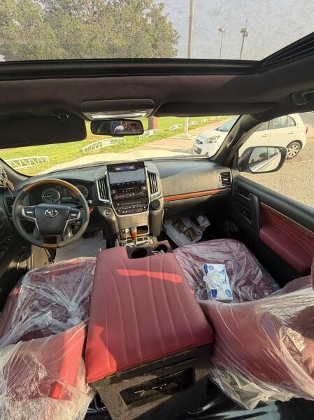 LAND CRUISER 2010 GXR V8 QR 66K - 6