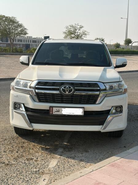 LAND CRUISER 2010 GXR V8 QR 66K - 1