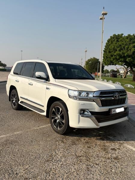 LAND CRUISER 2010 GXR V8 QR 66K - 2