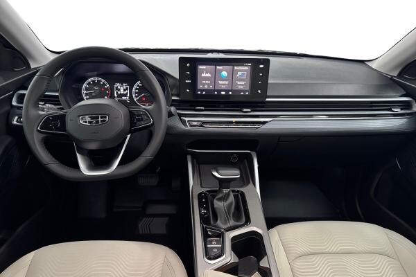 GEELY EMGRAND 1.5L 2025 38,666 KM - 2