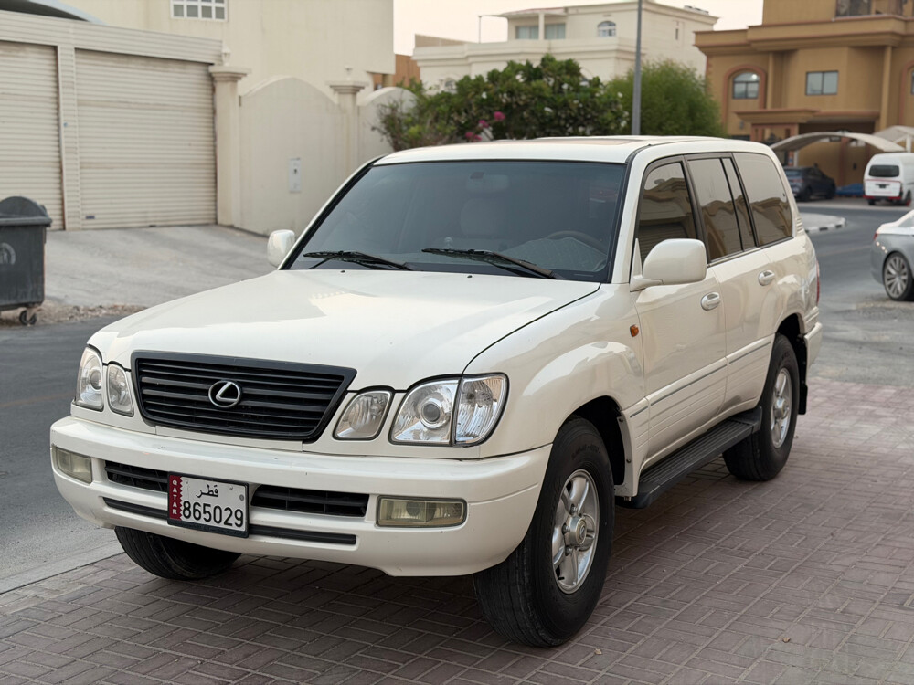 Lexus LX470  - 1