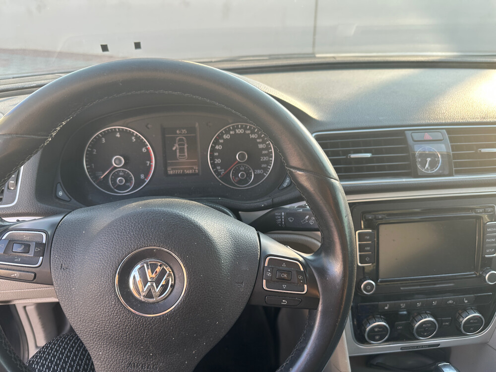 VW Passat 2012 - 12