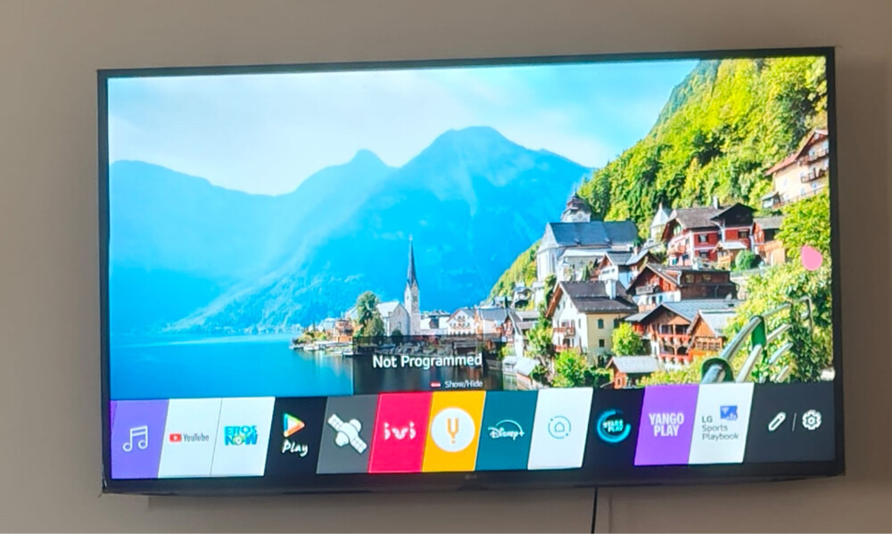 LG tv 55 inches - 1