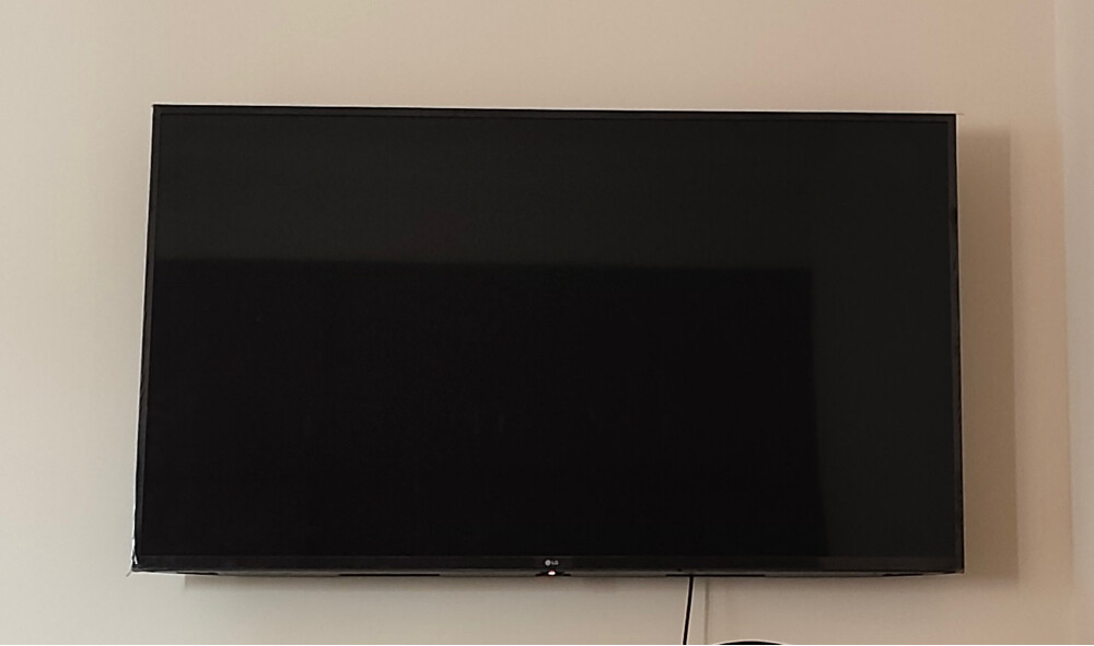 LG tv 55 inches - 3