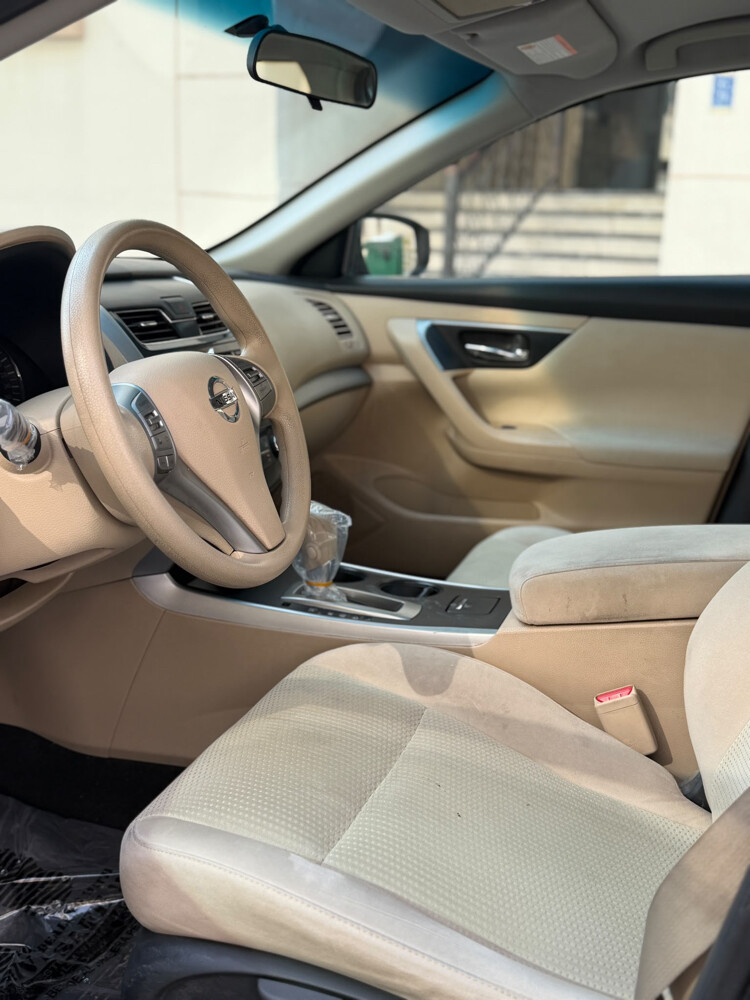Nissan Altima perfect condition  - 2