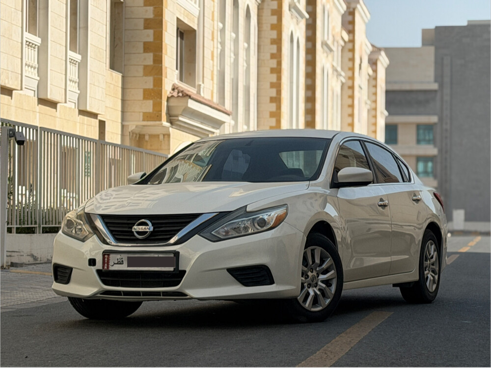 Nissan Altima perfect condition  - 6
