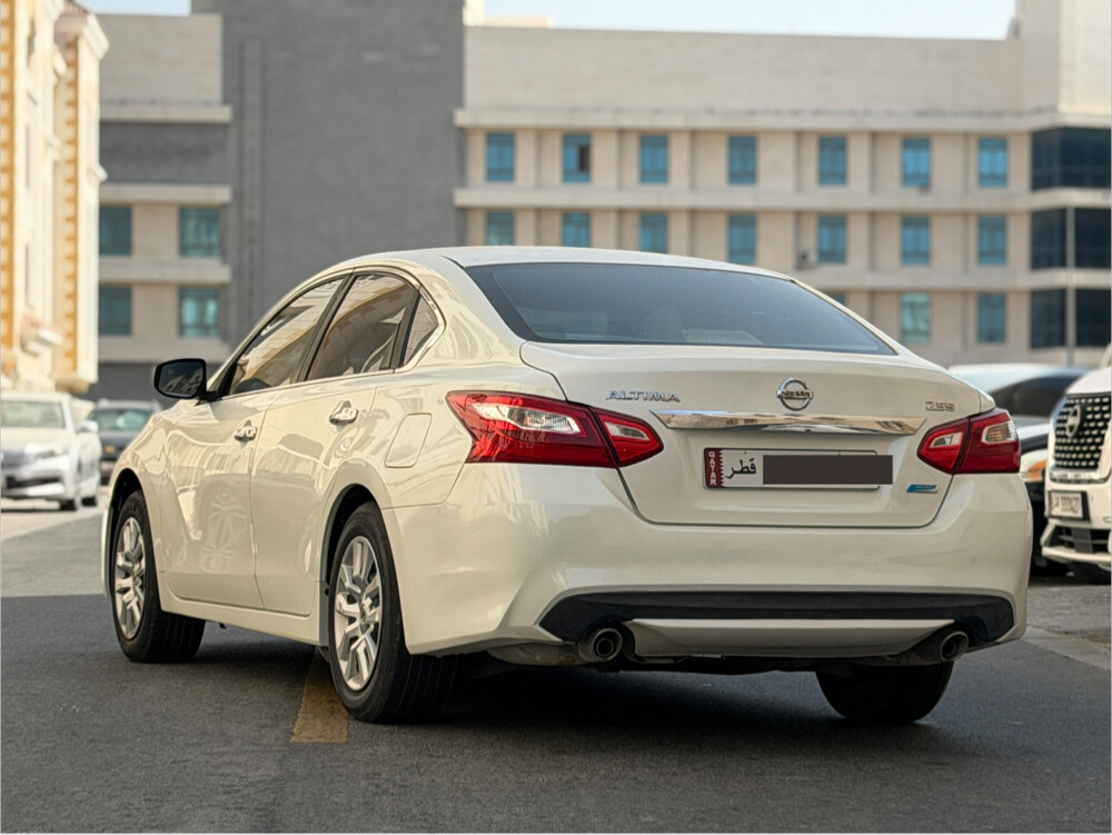 Nissan Altima perfect condition  - 3