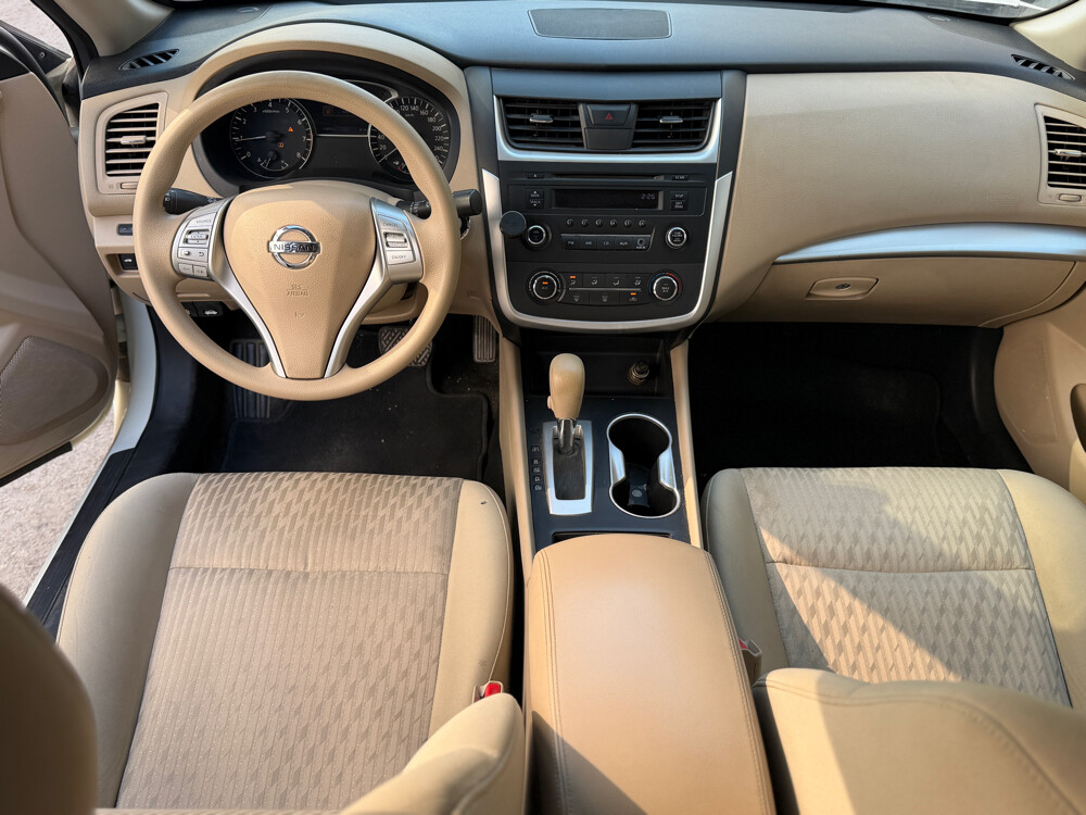 Nissan Altima perfect condition  - 5