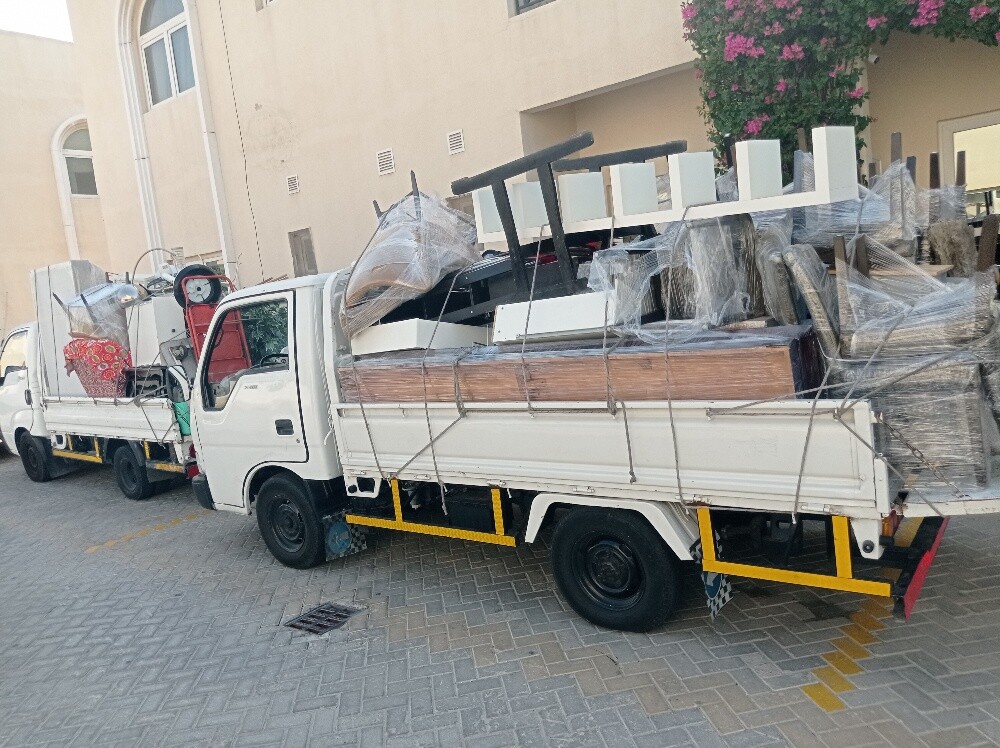Pickup Truck For Moving & Delivery - 1