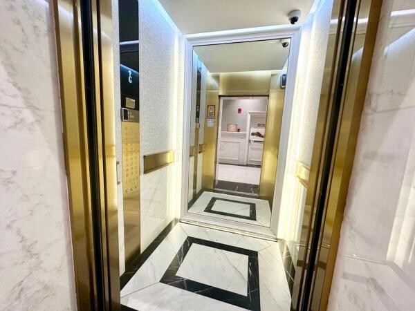 LUXURY FULLY FURNISHED STUDIO - 13