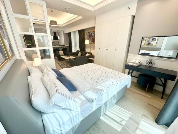 LUXURY FULLY FURNISHED STUDIO - 5
