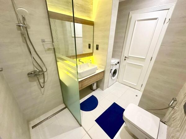 LUXURY FULLY FURNISHED STUDIO - 8