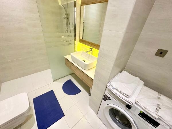 LUXURY FULLY FURNISHED STUDIO - 7