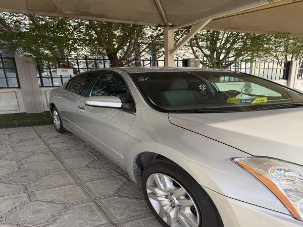Nissan Altima 2012  Excellent C - 10
