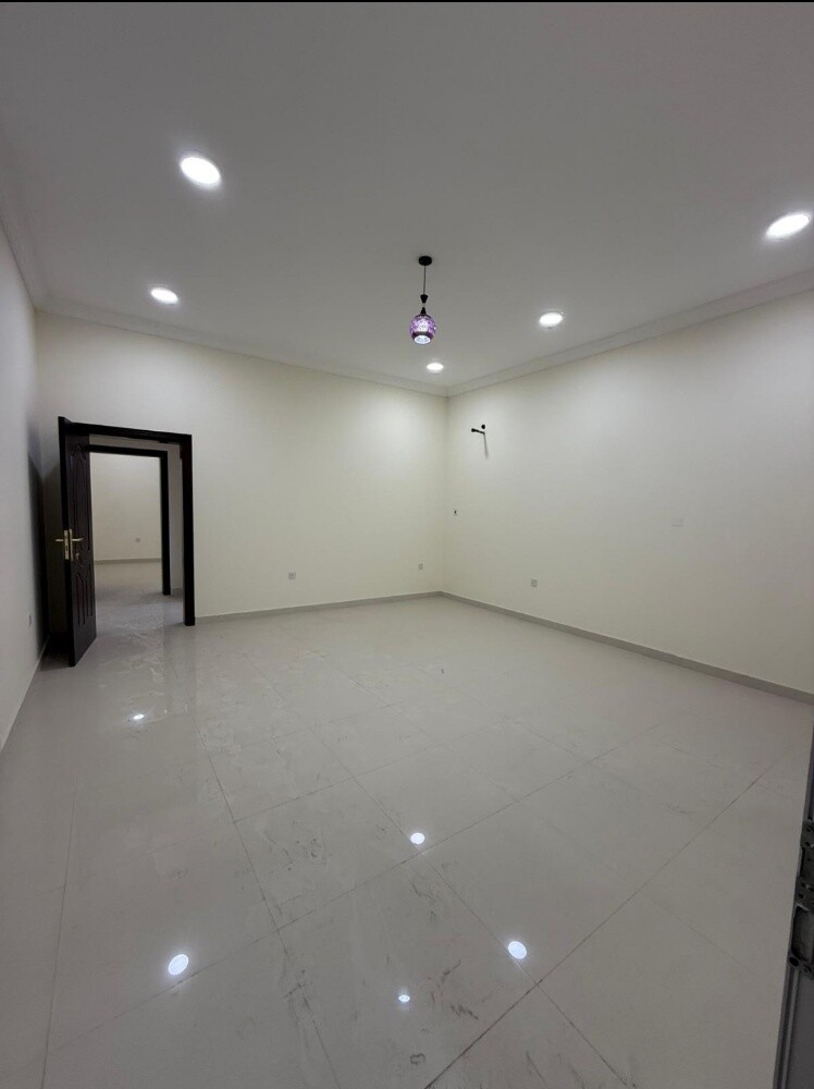 للإيجار فيلا سكنيه في الهلال - 6