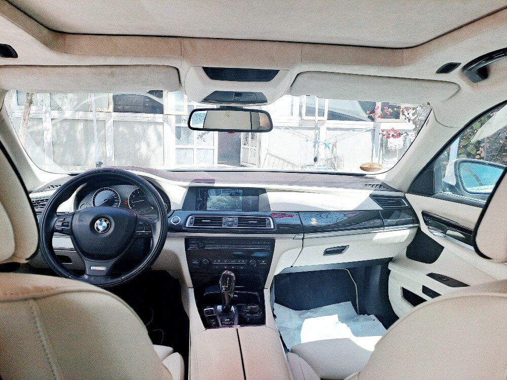BMW 750 LI INDIVIDUELLE - 9