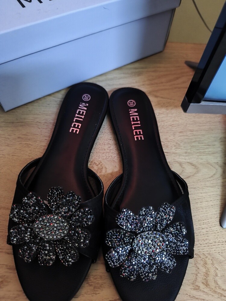 Beautiful MEILEE Black Jeweled San - 2