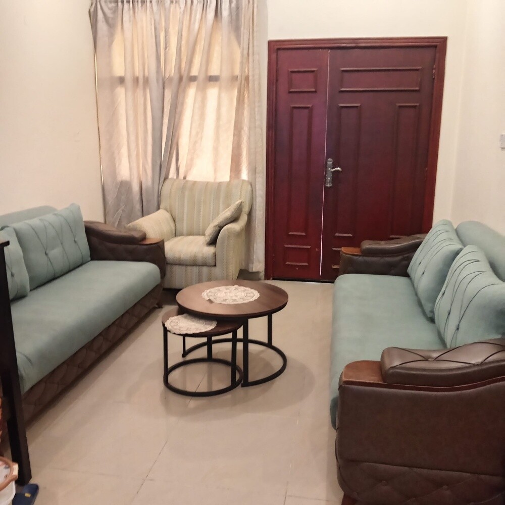Very sturdy seating set - 4