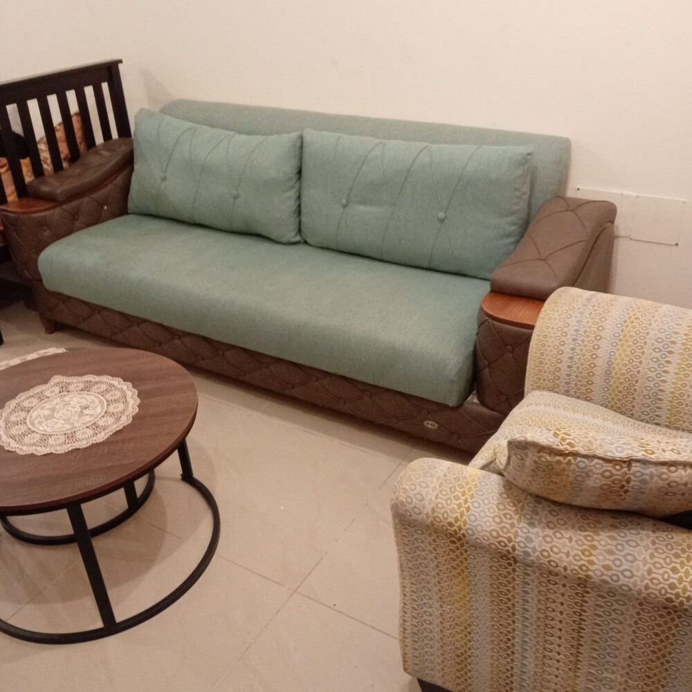 Very sturdy seating set - 3