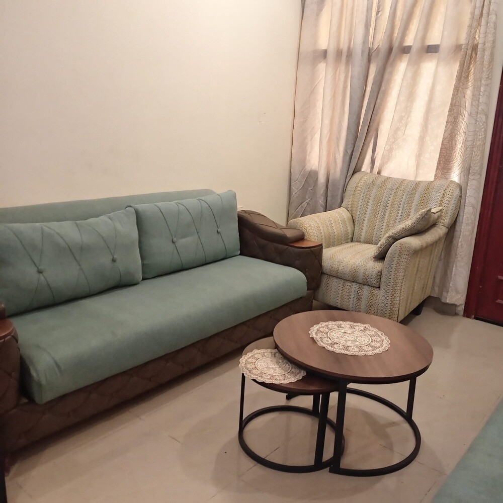 Very sturdy seating set - 2