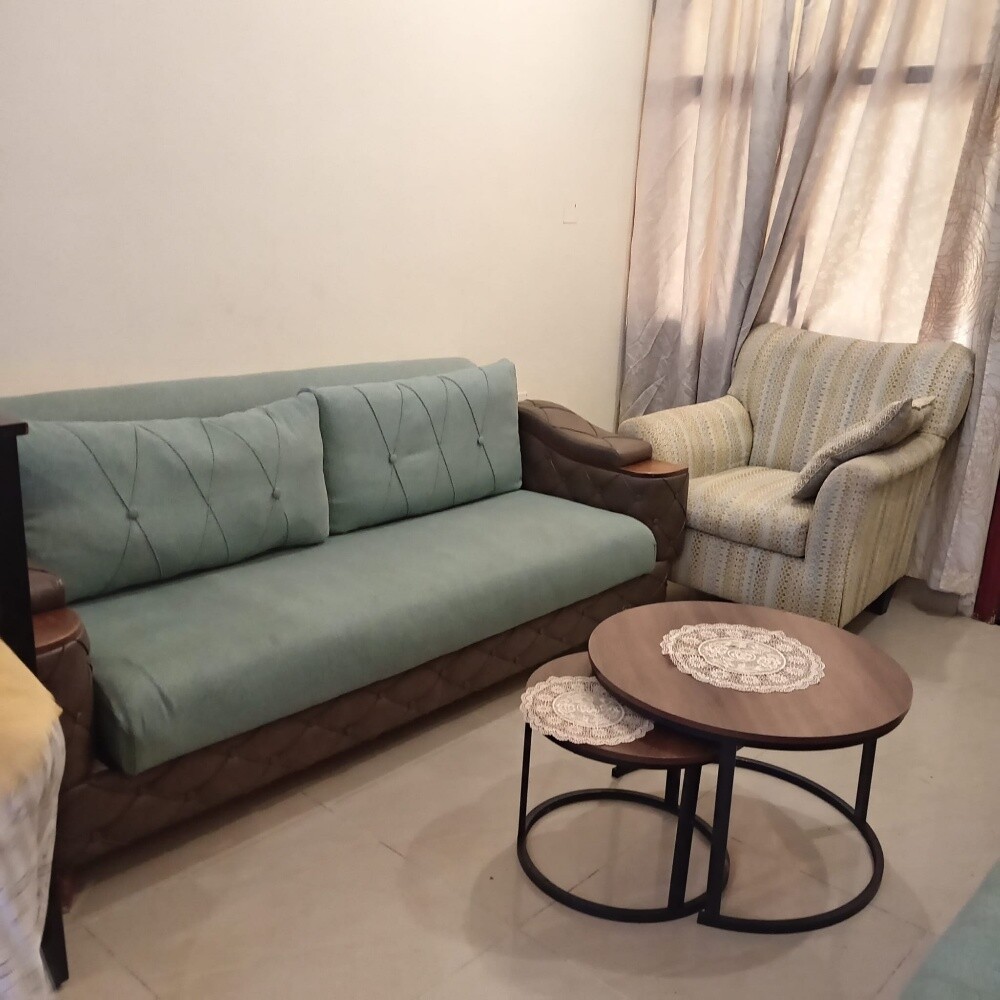 Very sturdy seating set - 1