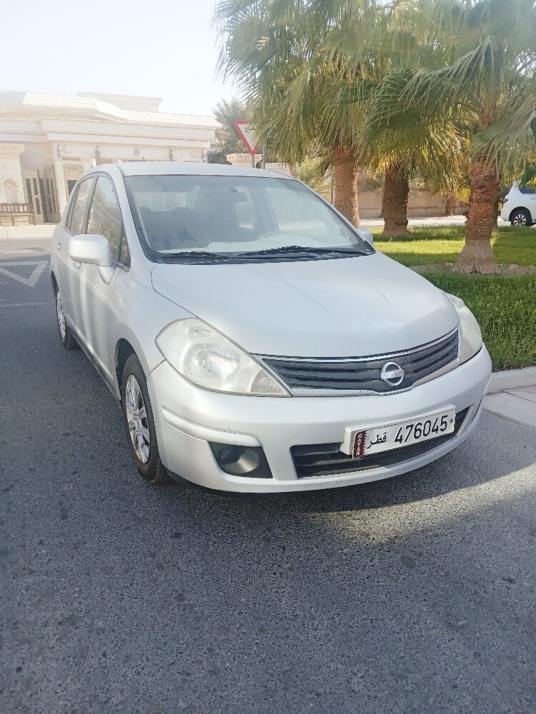 2012 Nissan tiida  - 2