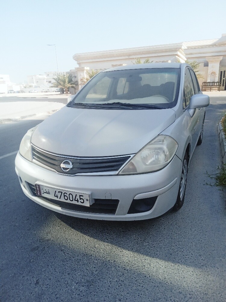 2012 Nissan tiida  - 1