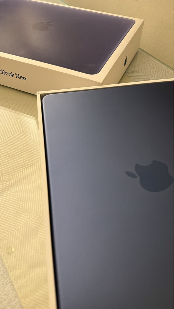 MacBook Neo - 3