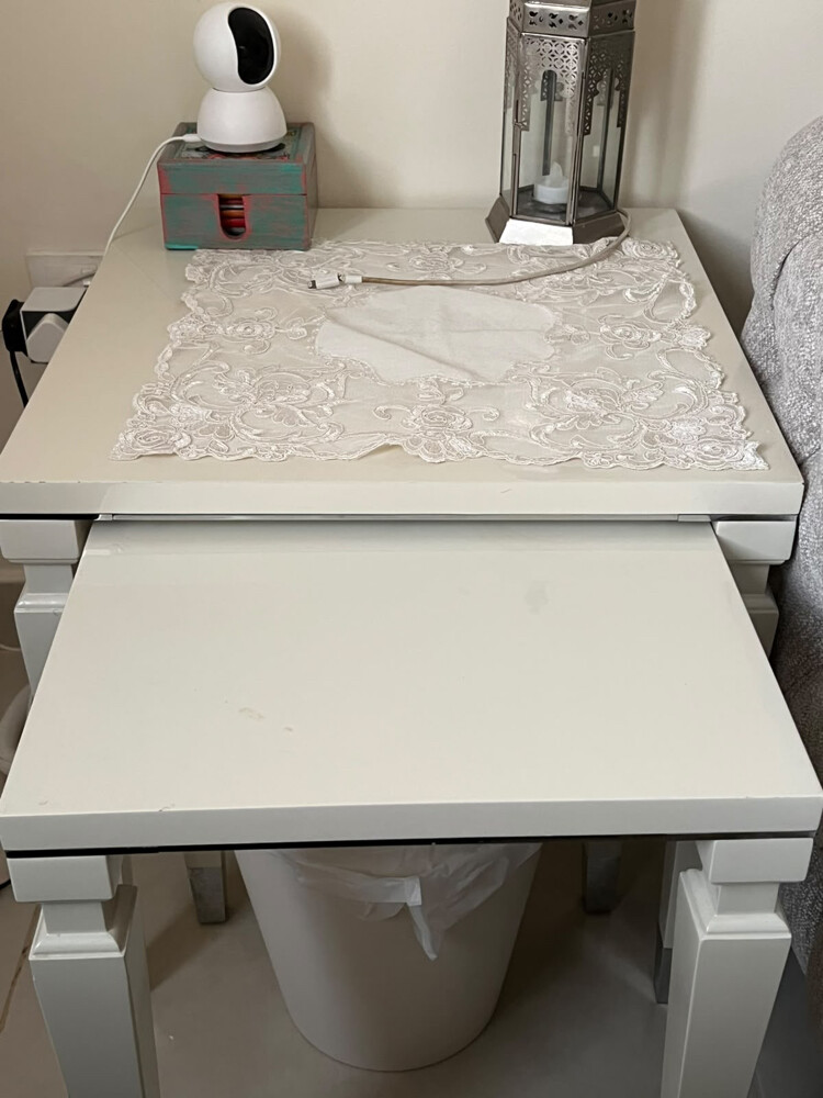 table + 2 stand tables - 2