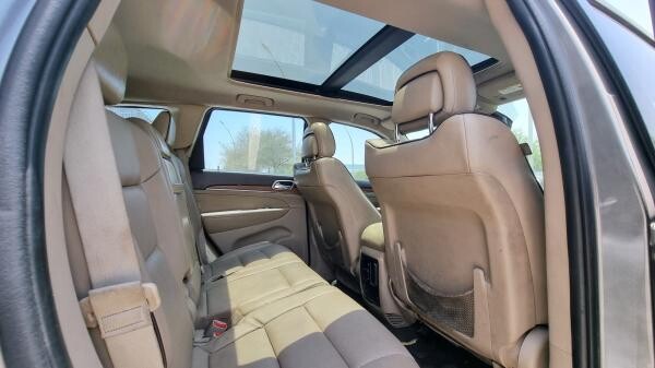 Jeep Grand Cherokee - Overland - 9